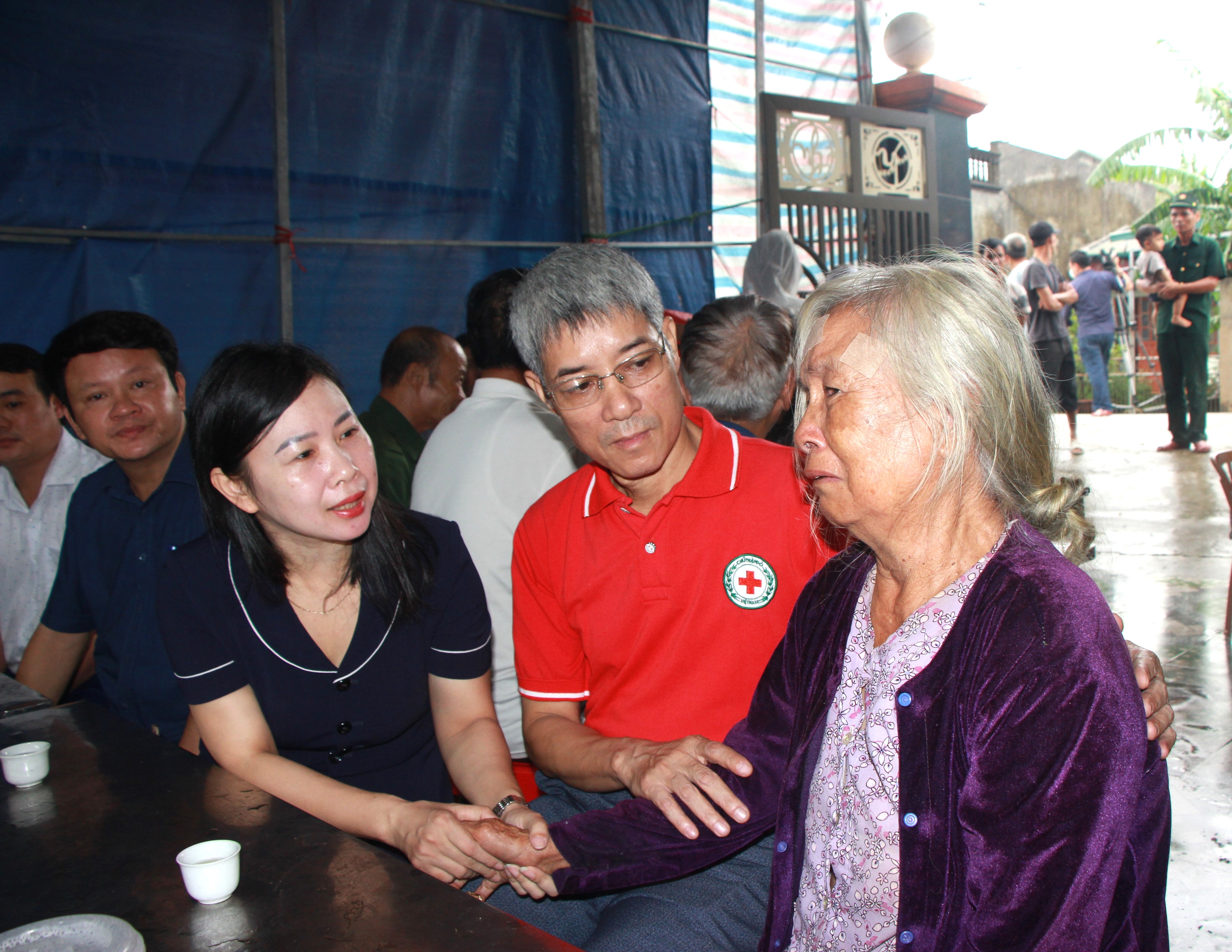 Xúc động tiễn biệt người cán bộ hy sinh khi làm nhiệm vụ phòng, chống bão số 10