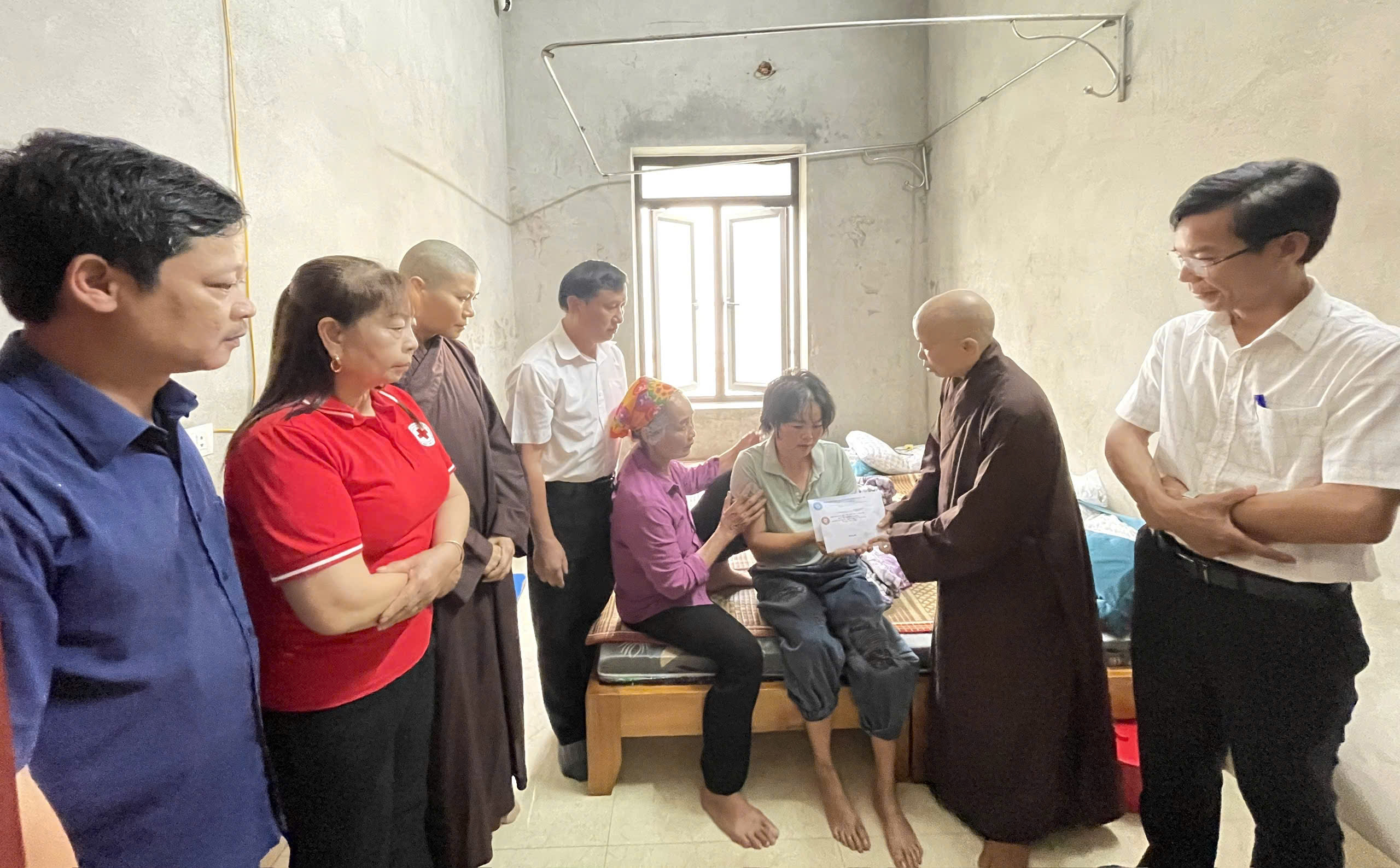 NỖI ĐAU NHÂN ĐÔI TRONG CĂN NHÀ CHƯA KỊP HOÀN THIỆN